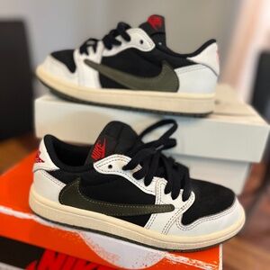 Nike Travis Scott Olive